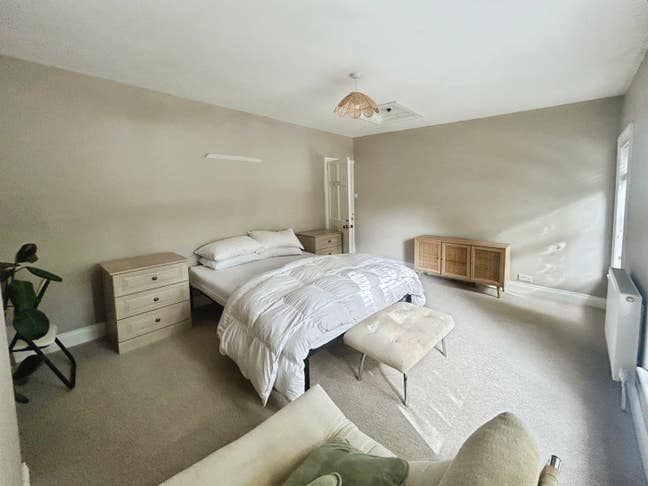 Large Modern Room in Finedon Main Photo