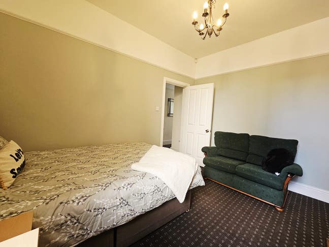Spacious 6-Bedroom House Share |  BS16 3DT Main Photo