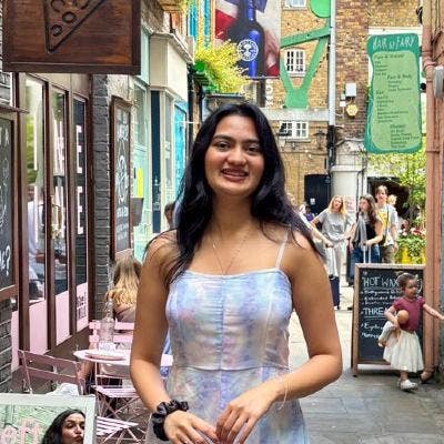 Rooms sought by 1 female Main Photo