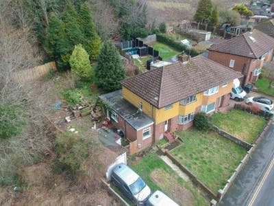 5 Rooms Available in a Large House Main Photo