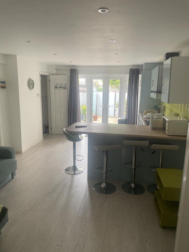 Modern flat in Deal   Including all bills Main Photo