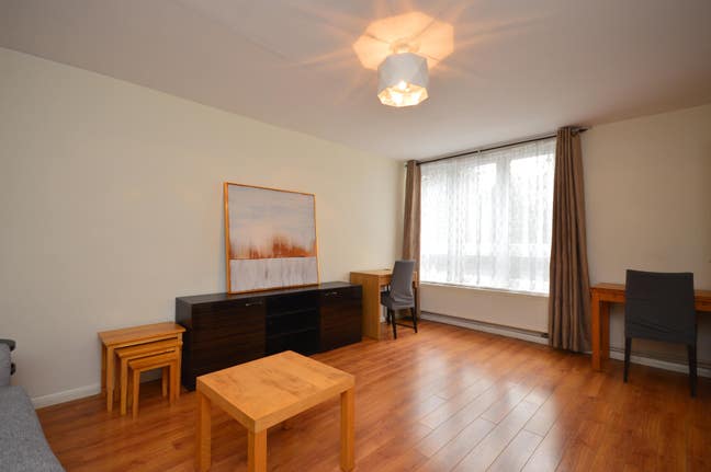 3 Double Bedroom House- E1 Main Photo