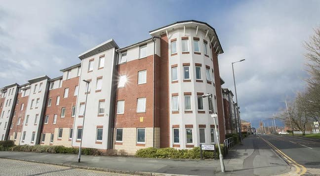 En-Suite Available in the middle of Campus Main Photo