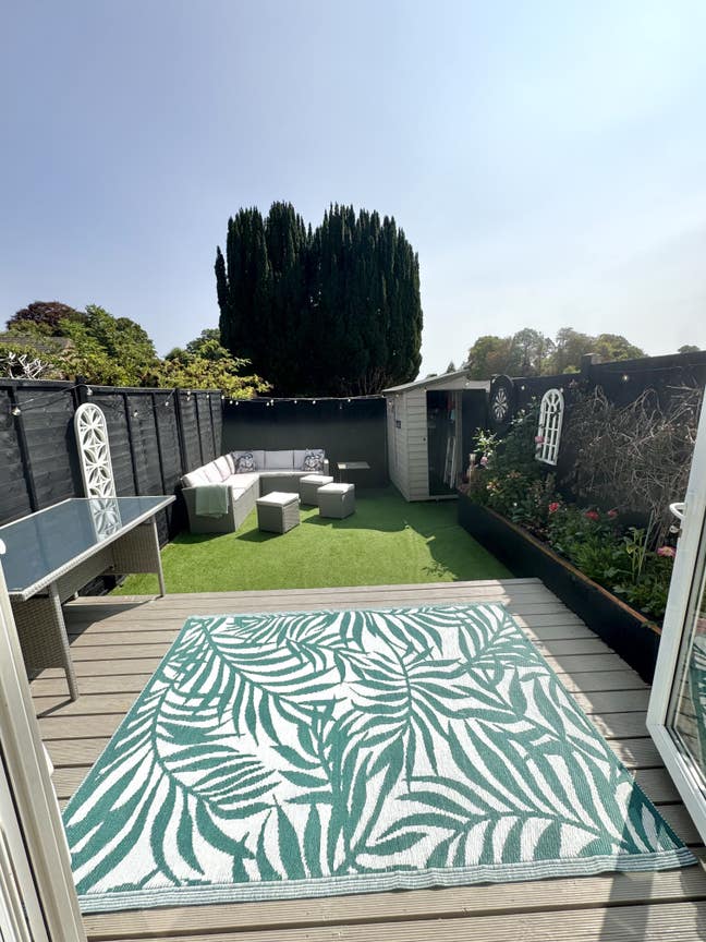 Furnished House incl bills with parking & garden 🪴 Main Photo
