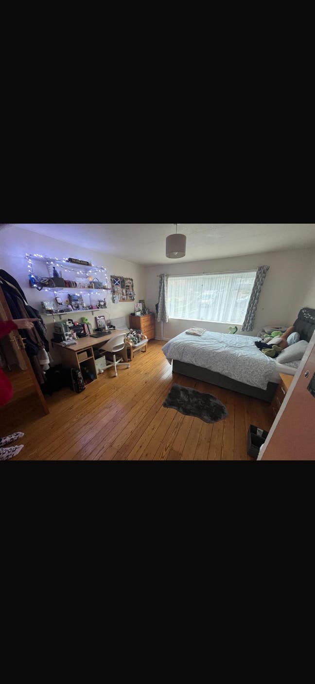 Double Room in 4-Bed Student House- 16 Hayden Clos Main Photo