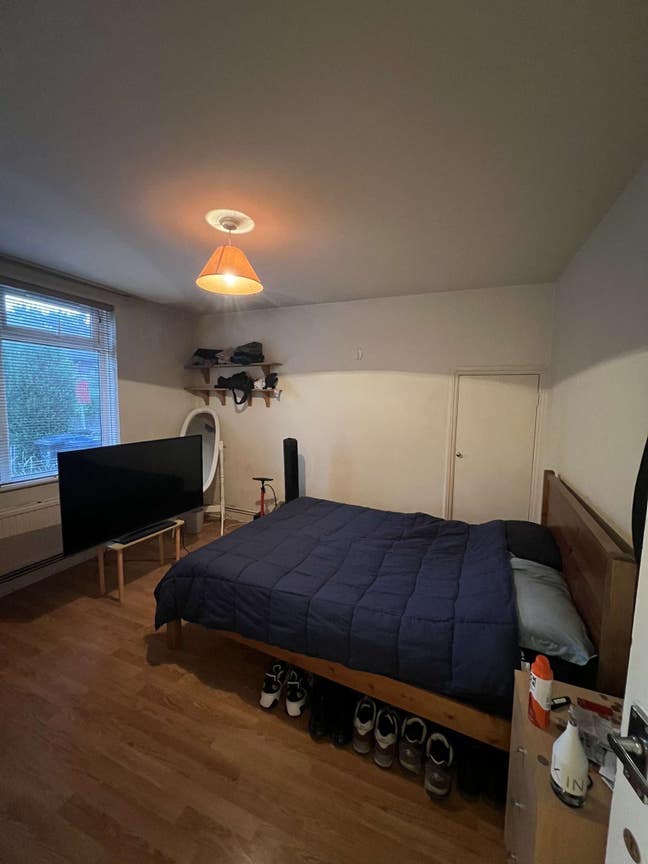 Available Now Very Spacious Large Double Bedroom Main Photo