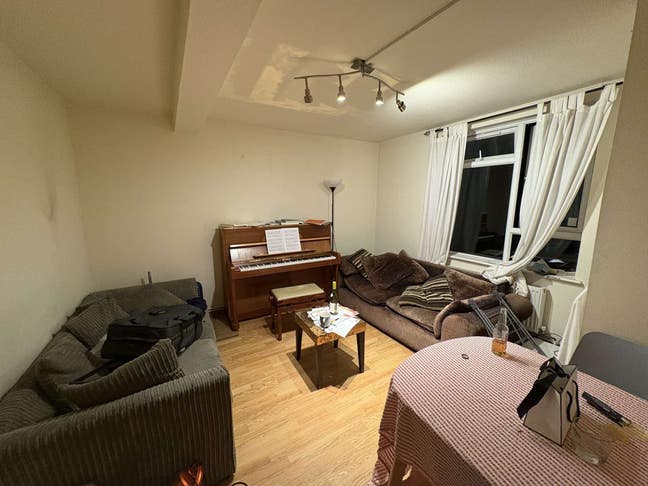 Available Now Very Spacious Large Double Bedroom Main Photo