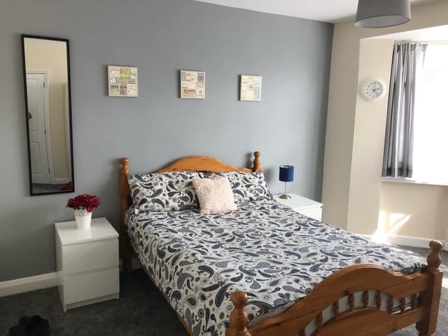 Large clean double rooms Main Photo