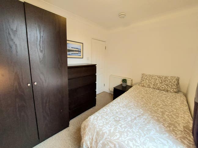 Single Room - Surrey Quays Main Photo