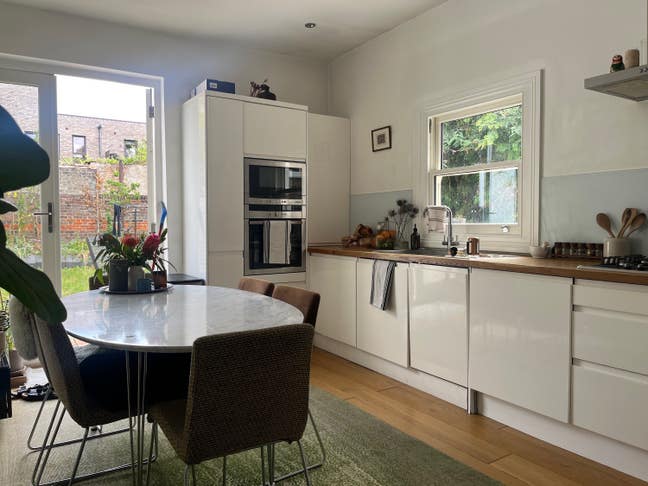 Double Bedroom - London Fields (6 months) Main Photo