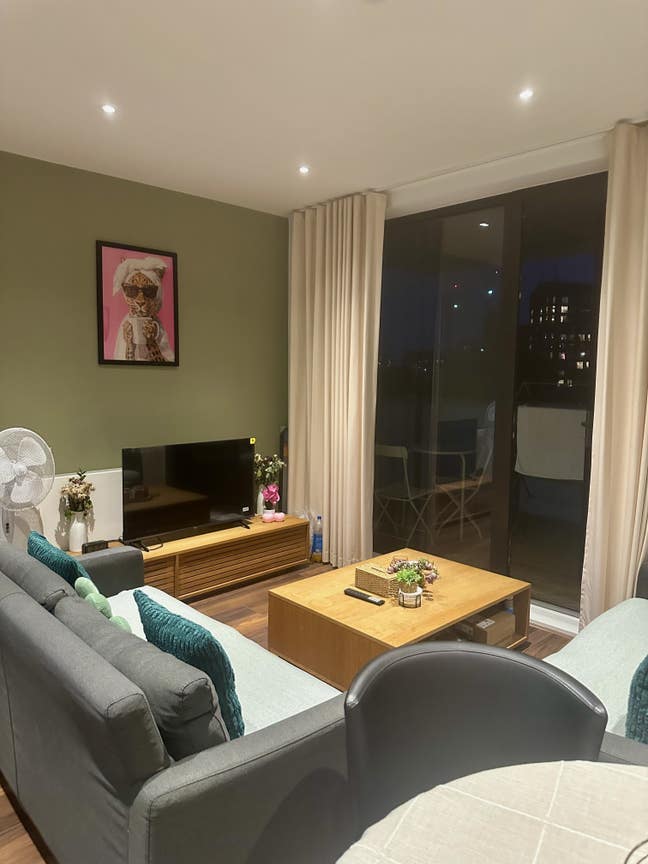 Ensuite Room in Canning town, ZONE 2.  Main Photo