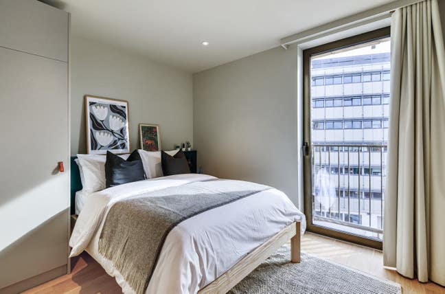 Ensuite room available in the heart of Camden! Main Photo