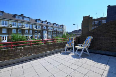 Lovely Flat with Roof Terrace near Tower Bridge Main Photo