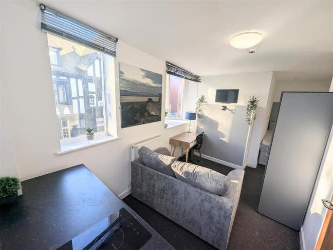🔥New Big Studio Ensuite,Kitchenette-Near Uni 🔥 Main Photo