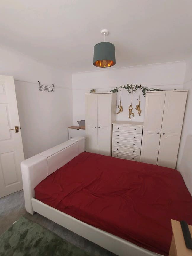 2 large double rooms and 1 single room Main Photo