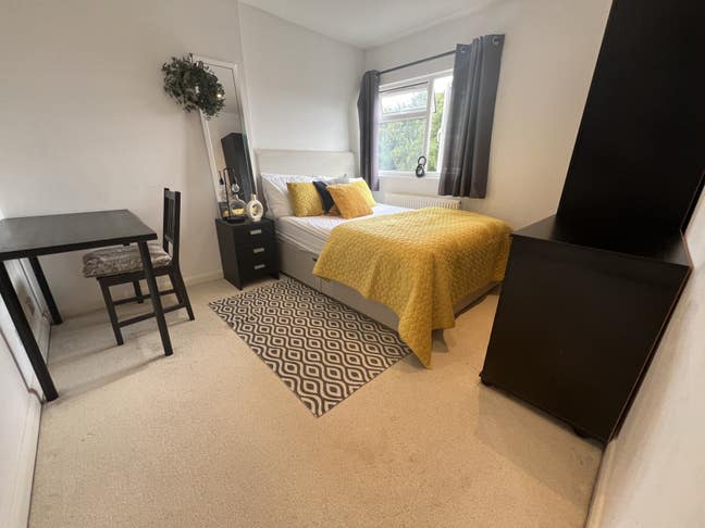 Modern House Share Main Photo