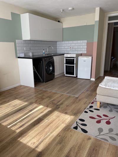 One bed Garden flat for rent Main Photo