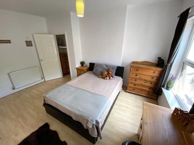 Large double Room in Prof houseshare Main Photo