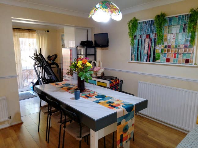 Spacious Double Bedrooms - Central Chatham Main Photo