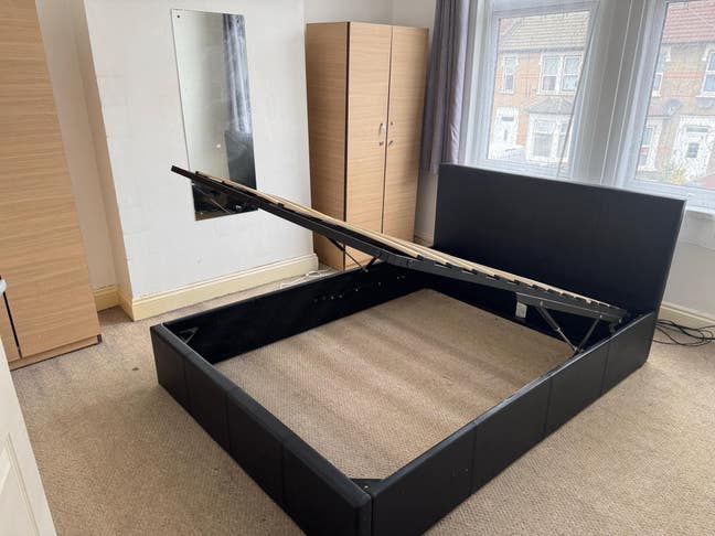 2 Rooms (Master & Double) to let in Ilford IG1  Main Photo