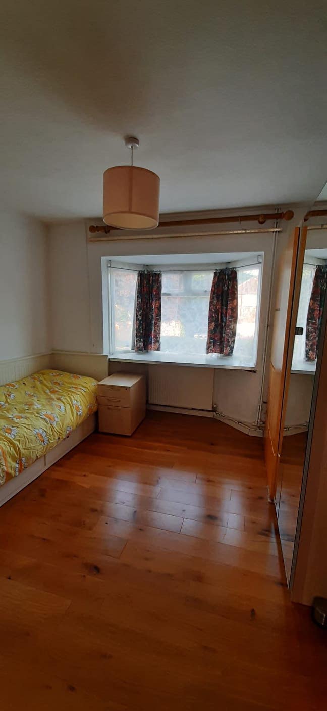 Bedroom & Separate Study – £850 Total Main Photo