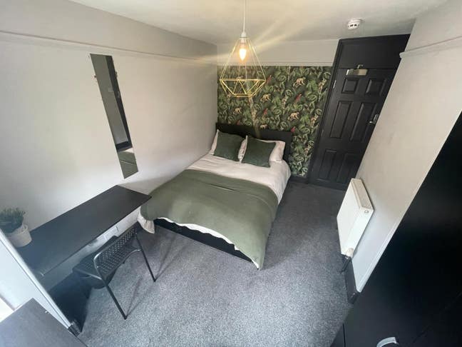 X 2  Double Ensuite Rooms  Close to RD&E  Main Photo