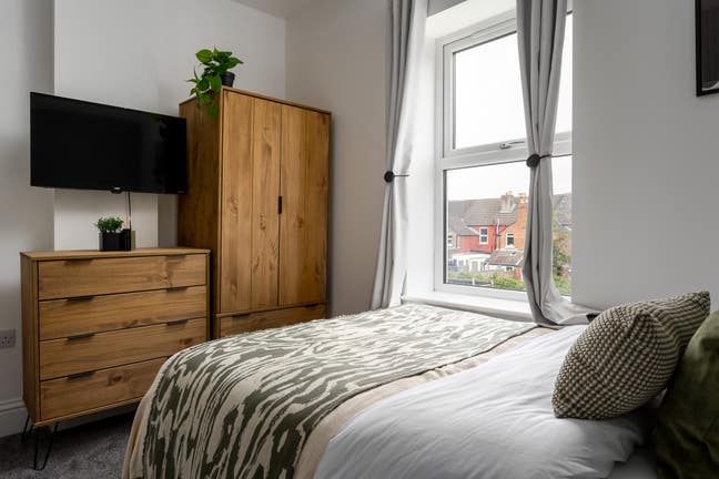 Ensuite Room in Professional House - Bills Incl. Main Photo