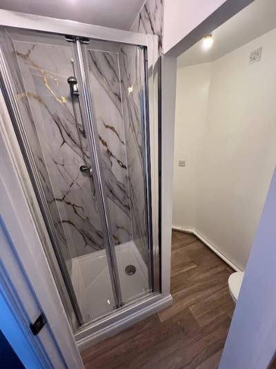 Spacious Double Rooms – Available Main Photo