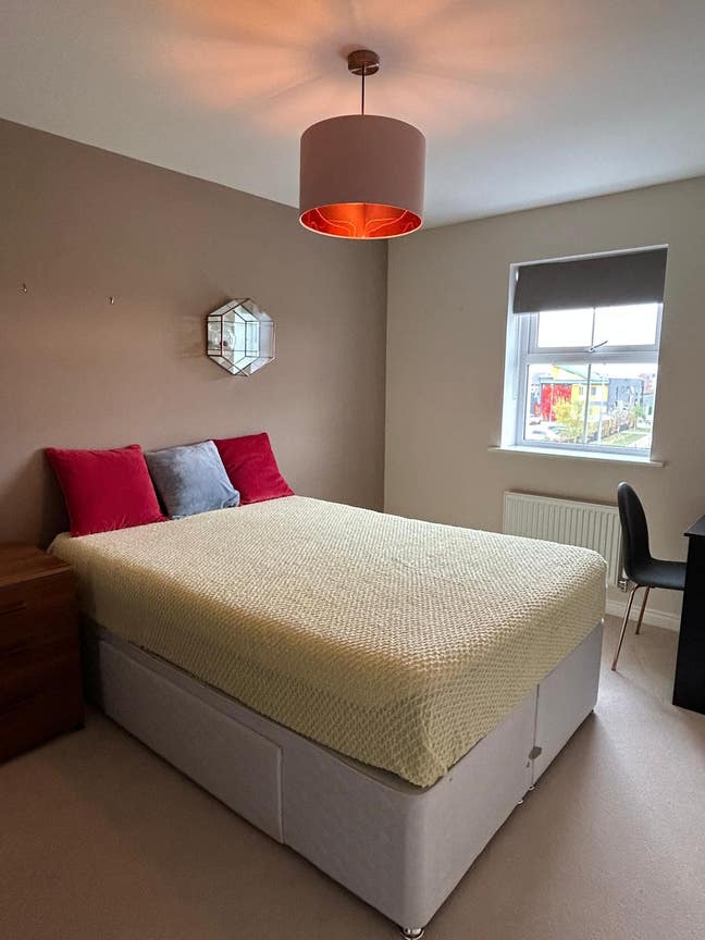 Spacious Double RoomAvailble DIDCOT(Boundary Park) Main Photo