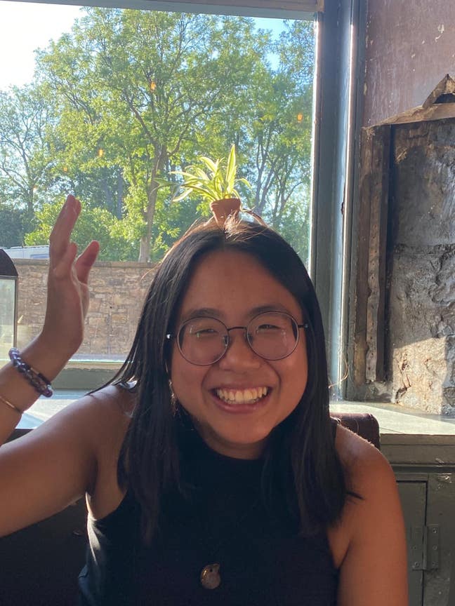 Hello, I’m Vanessa,  Currently in Edinburgh... Main Photo