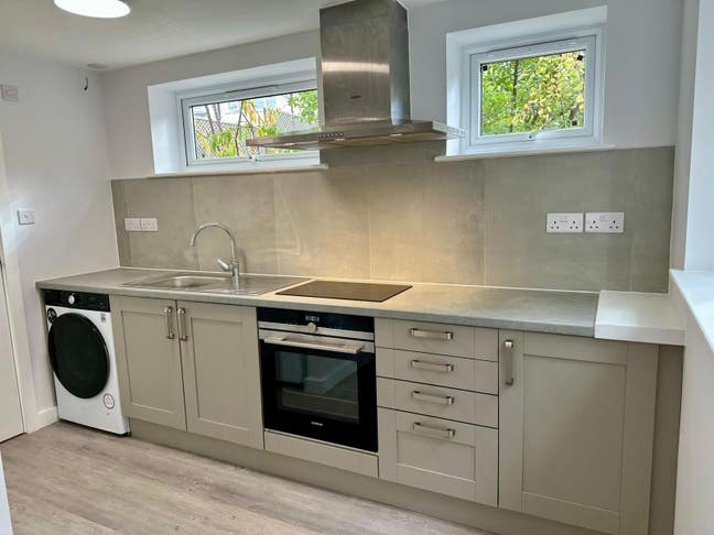 Newly Renovated Studio Flat – All Bills Included Main Photo