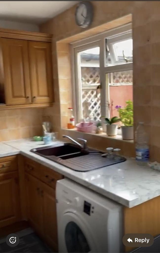 Lovely room on near high street  Main Photo