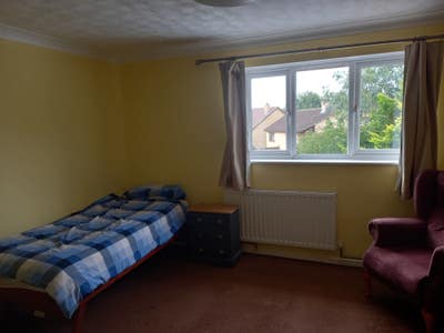 Double Bedroom available  in a quiet cul de sac  Main Photo
