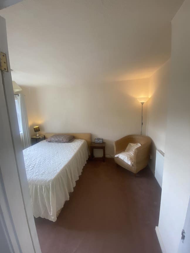 Double bedroom in Wollaston Main Photo