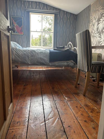 Close to tube and hospital, Good facilities, clean Main Photo