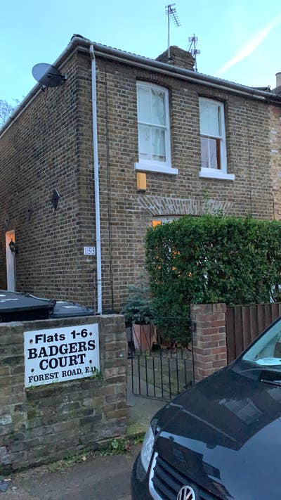 Close to tube and hospital, Good facilities, clean Main Photo