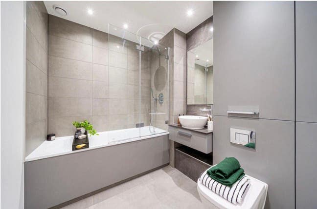 Room Available in Modern 3-Bed Flat  Main Photo