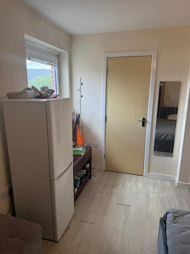Double Room to Let Main Photo