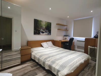 Large Bedroom with Parking , Gym, Pool,  Gated Main Photo
