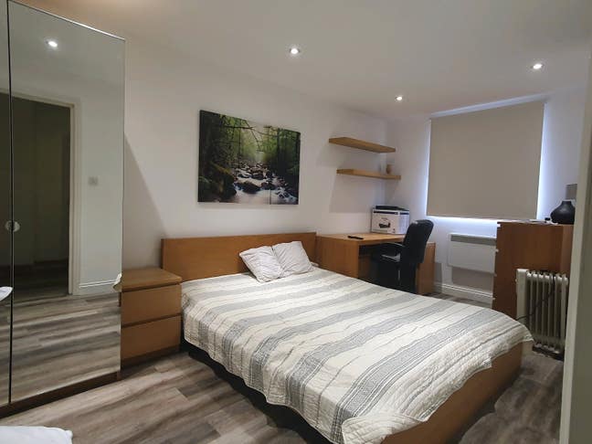 Large Bedroom with Parking , Gym, Pool,  Gated Main Photo