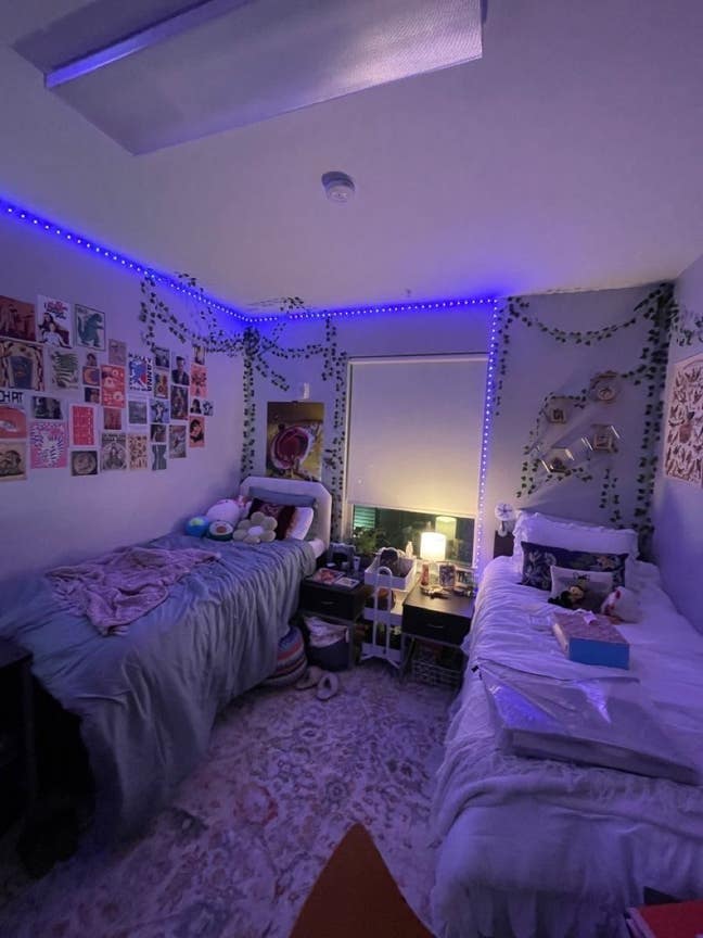 Clean and modest room available for 2 girls  Main Photo