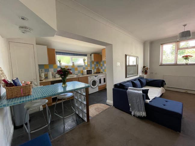 1 bedroom self contained ground floor property  Main Photo