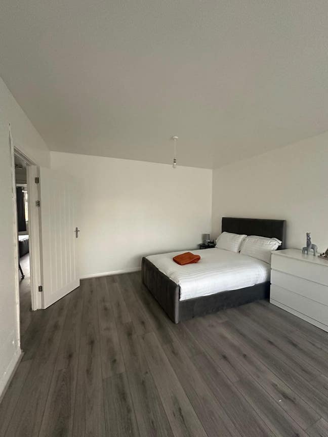 Lovely 4 bed Flat Close to Shoreditch/Bricklane Main Photo