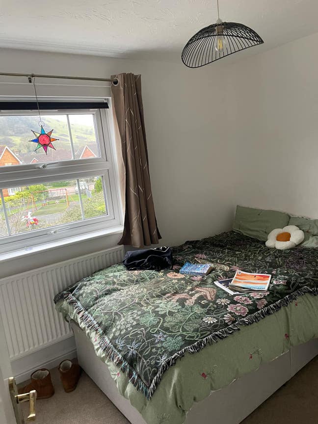 Small double room available in Glastonbury  Main Photo