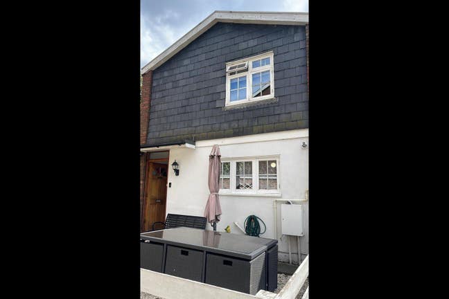 3 bed family home on a quiet private drive in SW20 Main Photo