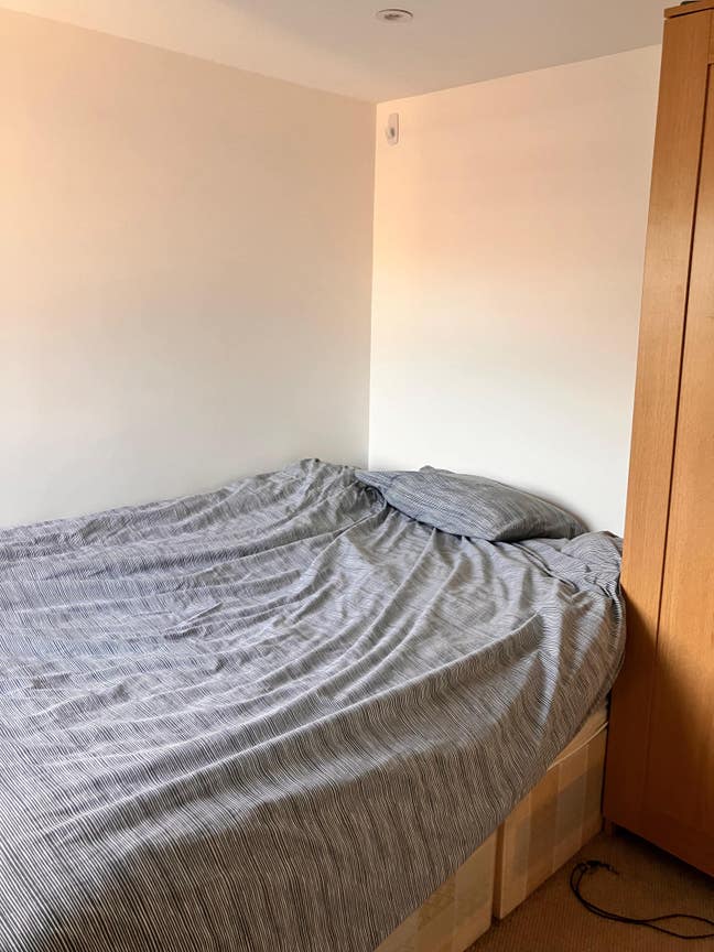 Double Room in House Near Colliers Wood Station Main Photo