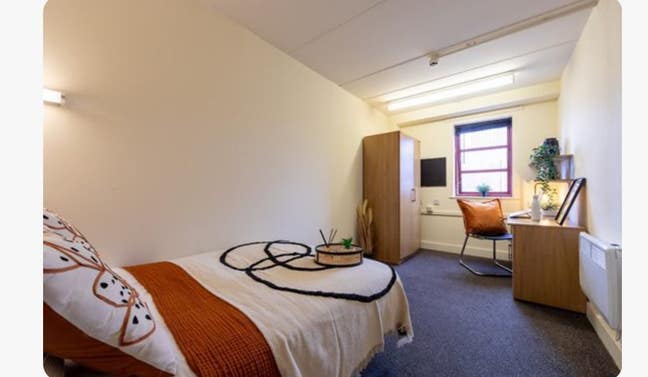 Student room £185pw bills included city centre  Main Photo