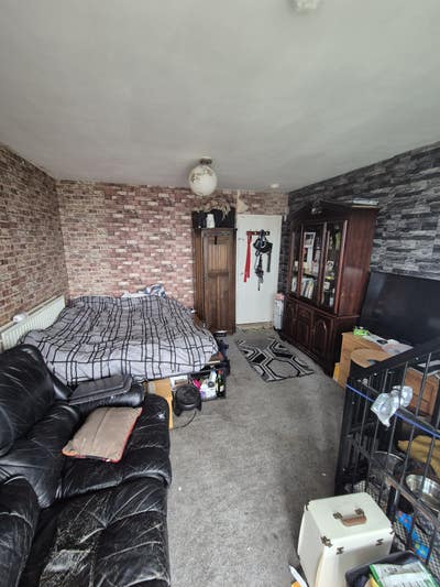 Large Furnished Double Room w/ 21st Floor View Main Photo