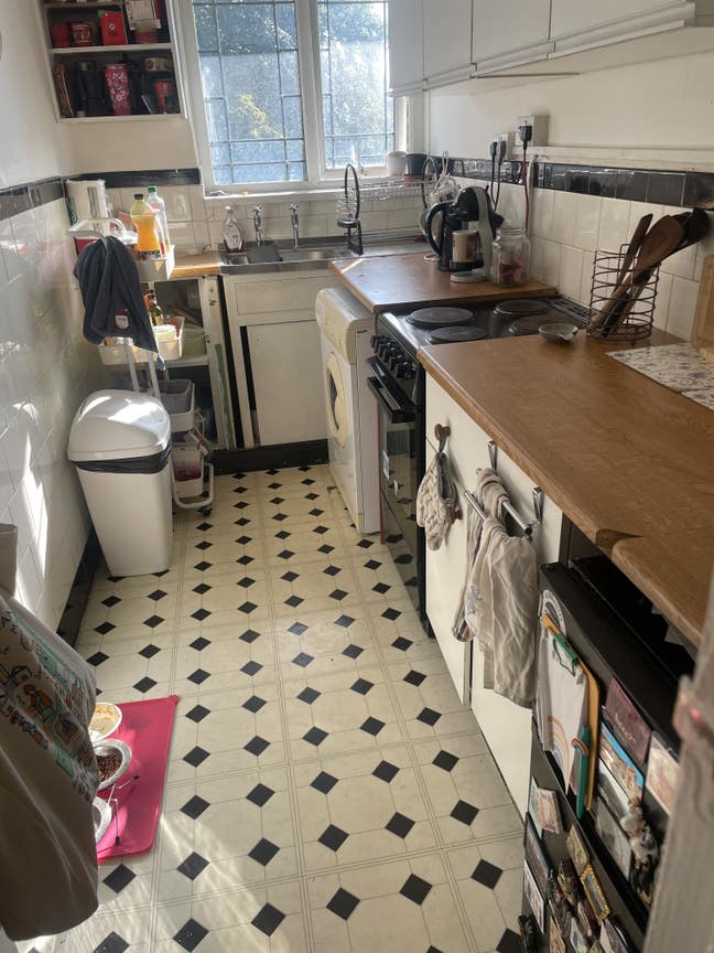 Spacious one bedroom flat with lots of storage  Main Photo