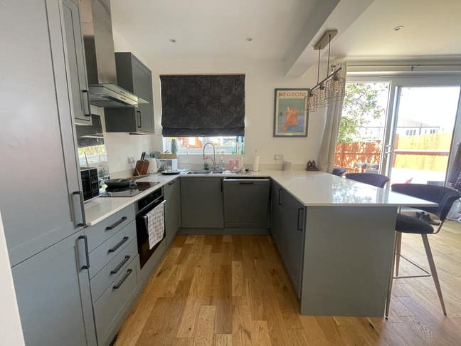 Room available for short term let in Croydon Main Photo